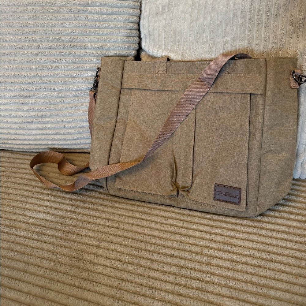 NWT | Bella Russo Tan Messenger Bag